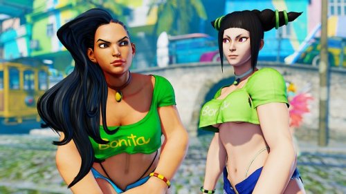 ydeth:Laura shows Juri the streets of Brazil