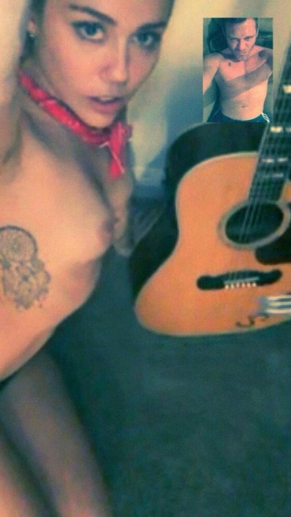greatcelebritynudes:  Holy shit. These are real…