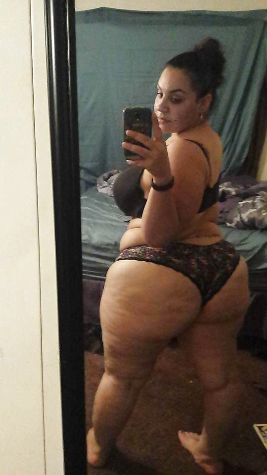 leemore-23:  footlong773:  🎂🎂🎂👏👏👏thick shit  Cake