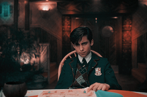 Aidan Gallagher As FIVEThe Umbrella Academy | Season 2