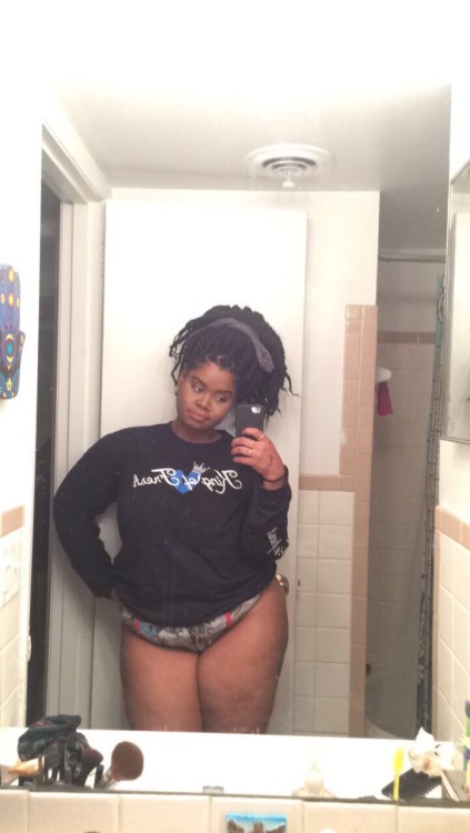 kimreesesdaughter:  zigzagsandsweettea:  somebody said it was big girl appreciation day, so I’m here 😎  😍😍😍😍😍😍😍💎