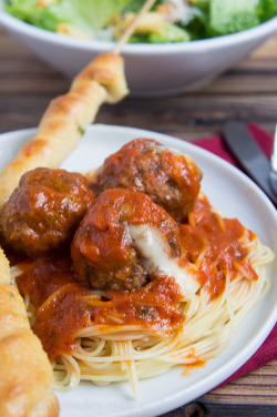 in-my-mouth:  Cheesy Slow Cooker Meatballs