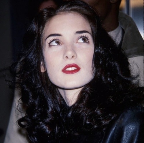 cinema-glow:Winona Ryder at the New York premiere of ‘Night on Earth’ circa 1991