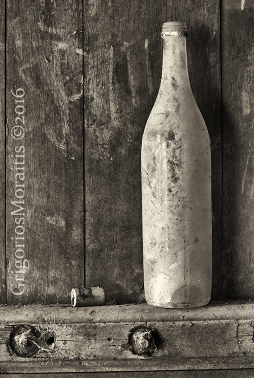 long gone wine
shop Art Prints
check for image license