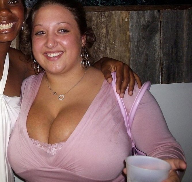 bbwfatfrog:  ilikefattiess:  tits-tetas-tettes-seins:  Big Breasted, Busty Amateur