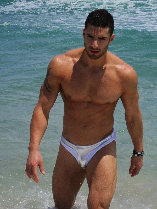 edsonciriacodasilva:   hotjockpics:  Adam Ayash  EDSON CIRIACO DA SILVA 