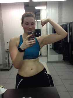 dateswithweights:  Arms and shoulders progress!