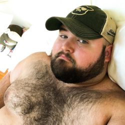squarebearscomic: Happy bear week y'all! Have a nipple on me ^_^ . . . . . #bear #gaybear #bearweek #bearweek365 #thebearmag #chubspupsandbears #bearflavoured #gay #provincetown #pig #pighat #chubby #furry #fuzzy http://ift.tt/2uCA3Lt