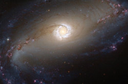 just–space:  Spiral galaxy NGC 1097  js