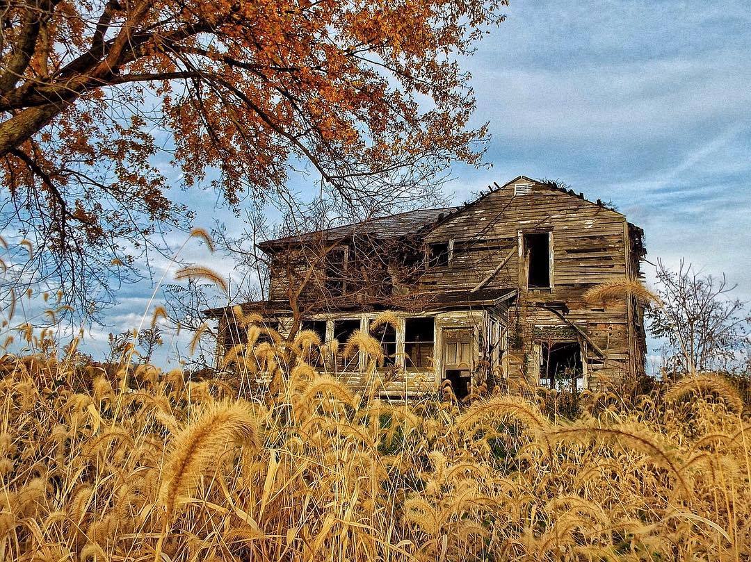 bookofoctober:Abandoned Ohio. Photos by cynvaughn