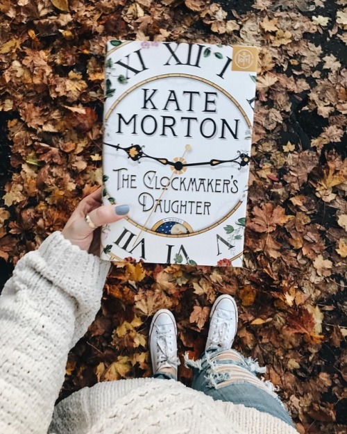 An over abundance of autumn leave, chunky cable knit sweaters and perfect @bookofthemonth choices fo