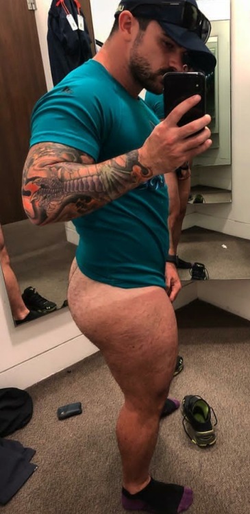 Porn Pics kentuckyscruff:  thefurbear88:  Whoa  Damn