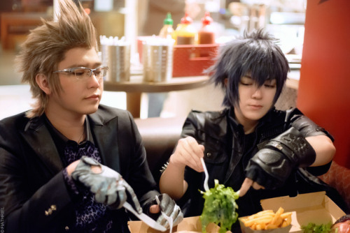 Dinner at the Crow&rsquo;s Nest!Iggy knows what&rsquo;s coming Final Fantasy XVNoctis ◆ Jin 
