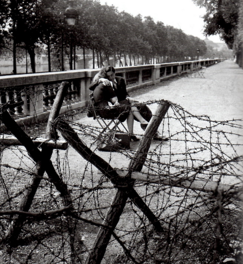 staypulp:  “I don’t photograph life as it is, but life as I would like it to be.”   Robert Doisneau