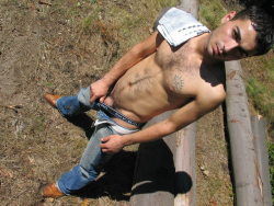 bootedcowboys:  wow.. more cowboybooted guys here 