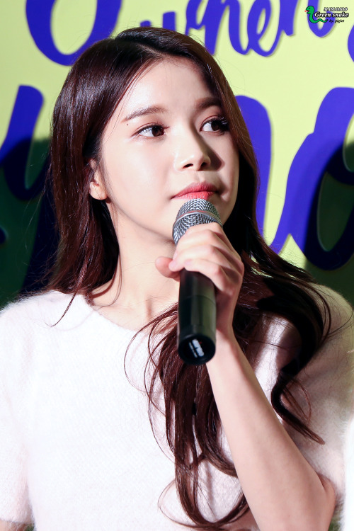 fy-yongsun: 160402 Solar @ LG G5 Event at Garosu-gil © Green Snake | do not edit or crop the lo