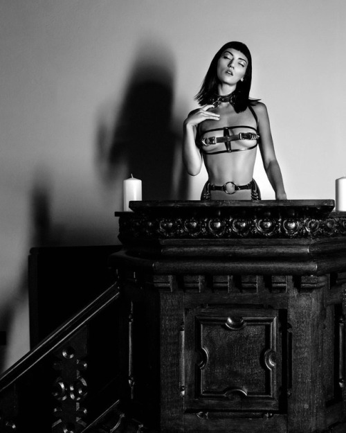 brokeboutique:20% OFF all harnesses, brokeboutique.com . . . . . . Model: @jordanebbitt  Photographe