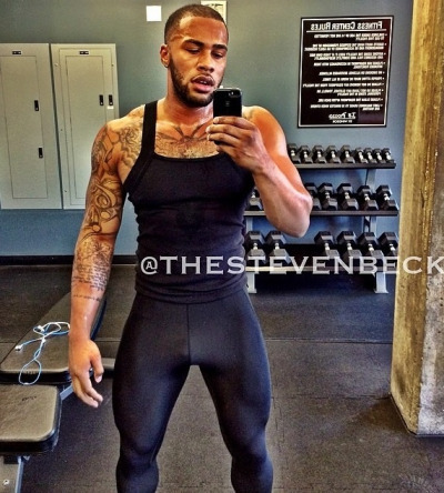 dominicanblackboy:  Sexy gorgeous hot tatted muscle ass Steven Beck!😍😘
