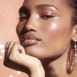 boringangel:  new glossier haloscope campaign! not oily or pore-clogging. just moisturizing, subtle, &amp; gives a soft glow from space
