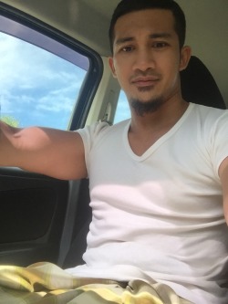 semut1301:  anakkampungperantauan:  ashraffirdaus3:  azamadnan0307:  gaystalkstr8:  Masih ingat abang yg ensem dan sado ni? Hari ni abam tunaikan jnji untuk upload gmbar telur dan batang abang elok ni…. dont forget to follow and reblog GayStalkStr8..