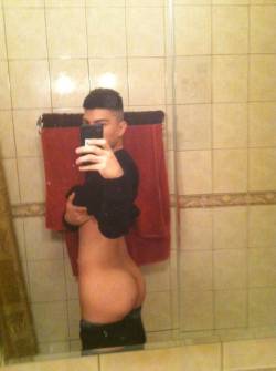 betomartinez: Thanks KJM for the hot photos!  He is a puerto rican bottom with a fat bubble butt from LA. IG:  kjmkardashjan Beto’s Corner Please send pics to: Por favor manda tus fotos a: betomartinez2008@gmail.com http://betomartinez.tumblr.com/