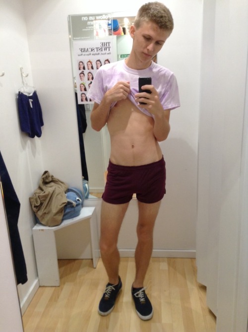 okiedoke: Uploading again, just to only say that I feel like I look good in these :)