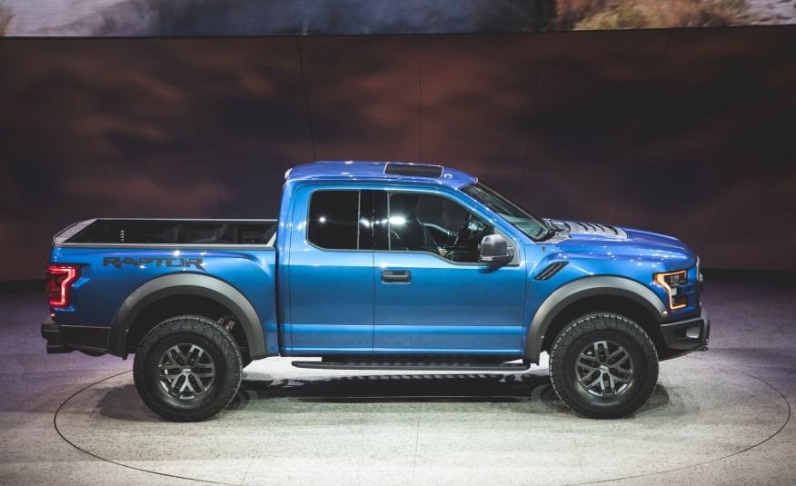 flicktitty:  Ok, i know alot of you have seen all the NEWS from the Detroit Autoshow