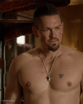 hotfamousmen:Steve Howey