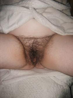 hairywomenpussy:  hairychicks: Hairy Pictures