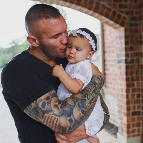 #happynationalhuggingday @randyorton @kim.orton01 #huggingkim #huggingbrooklyn