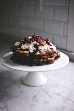 elorablue:  Buckwheat Chia Waffles &amp; Raw Fudge Sauce: By Baking Magique