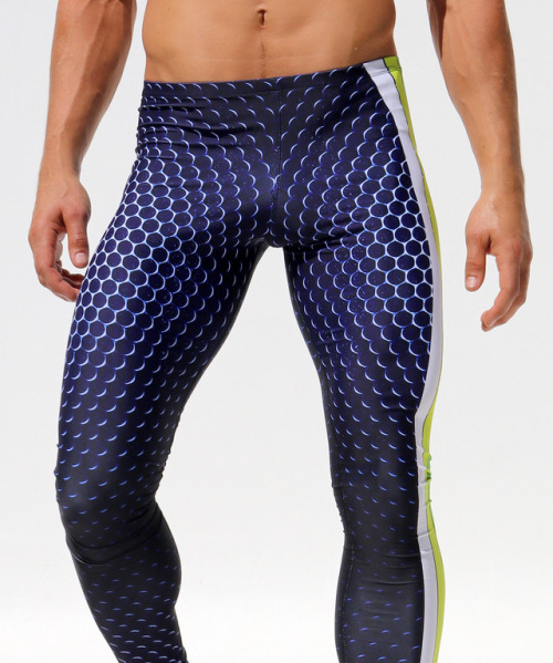 pariscompression:  rufskin:  NEW COLOR ALERT! We just added this color way to the popular CARBON training tights.   Nice blue. I don’t like the multi colors parts