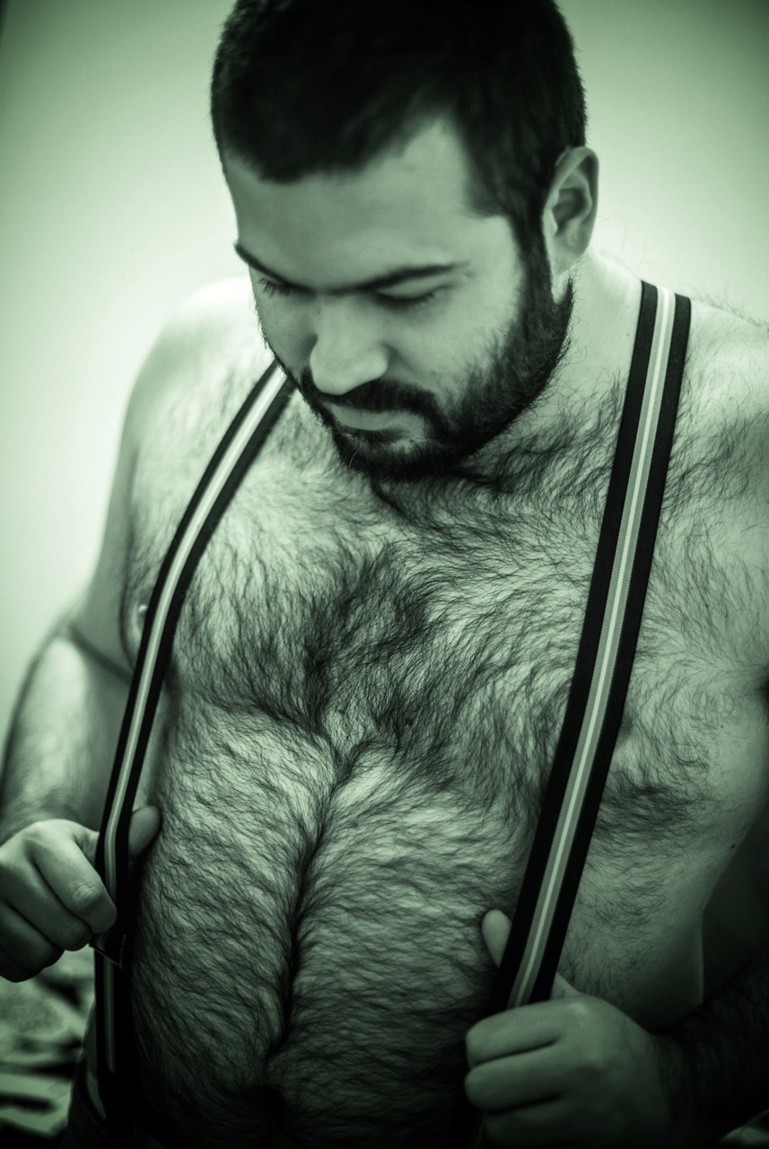 succumbere:  strapping. lad. http://squirrol.tumblr.com/post/41127293676/pic-by-g0re-k