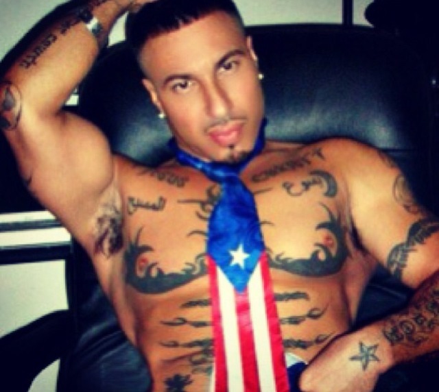 shakeemb:  peacelovedarii:  This man is puerto rican sexy and the tattoos work on