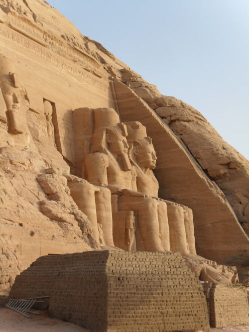 thatlittleegyptologist:Temples of Ramesses II and Nefertari at Abu Simbel