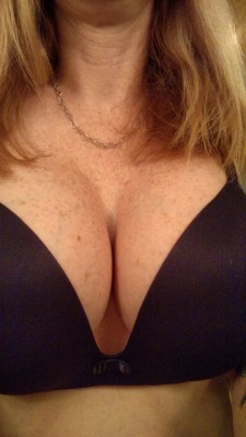 redheadmilf450:  Big freckled tits!