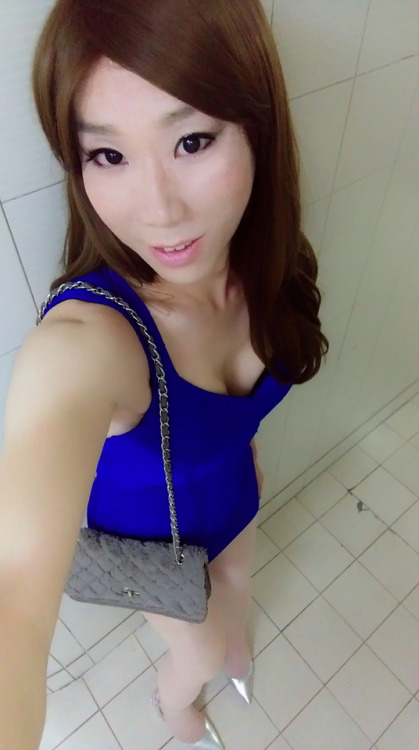 mimi-chen: Asian Mimi Chen Crossdresser in hot mini skirt shiny nylon pantyhose and high heels. Read