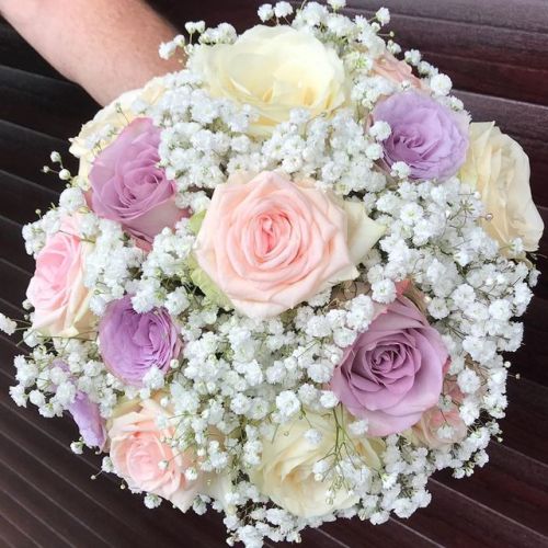Hard to resist #gypsophila and #roses yesterday’s pretty #bridalbouquet for our wonderful#bride #wed