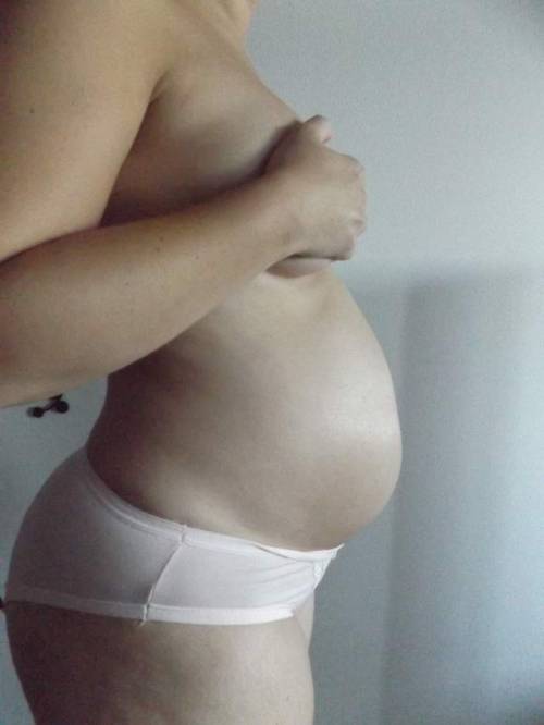 preggo-wankarama:  Homemade: Young Czech mother and her swollen lactating titties!