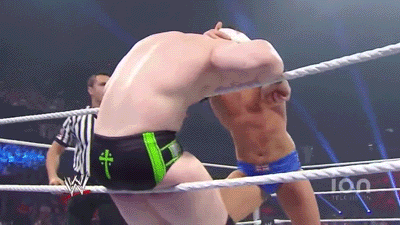 freeloveisnotfree:  Highlight of (every single Wade’s) match: that bulge.