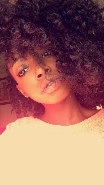 l0rdfapulous:justantron:  I swear this is the finest woman ever. And she’s mad cool. God took her time when she made this woman.  Aw, Thank you 😊😁