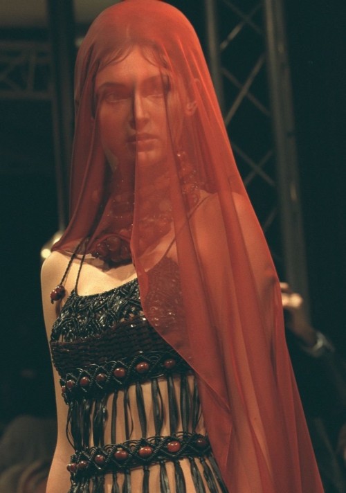 celebritycokenose:  Kasia Pysiak @ Jean Paul Gaultier Spring/Summer, 1999 Haute Couture