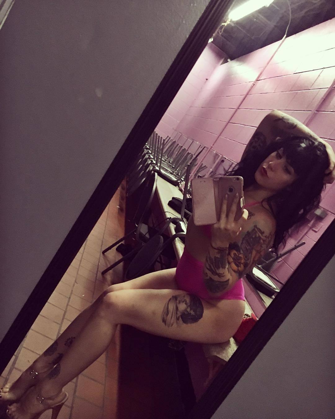 stripper-locker-room:  https://www.instagram.com/majesticmulz/