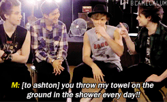 blamecalum:  5 Seconds Of Summer: Weirdest Obsessions 