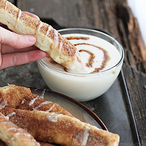 do-not-touch-my-food: Cinnamon Roll Dippers These look delicious. John, make me some of these. My 