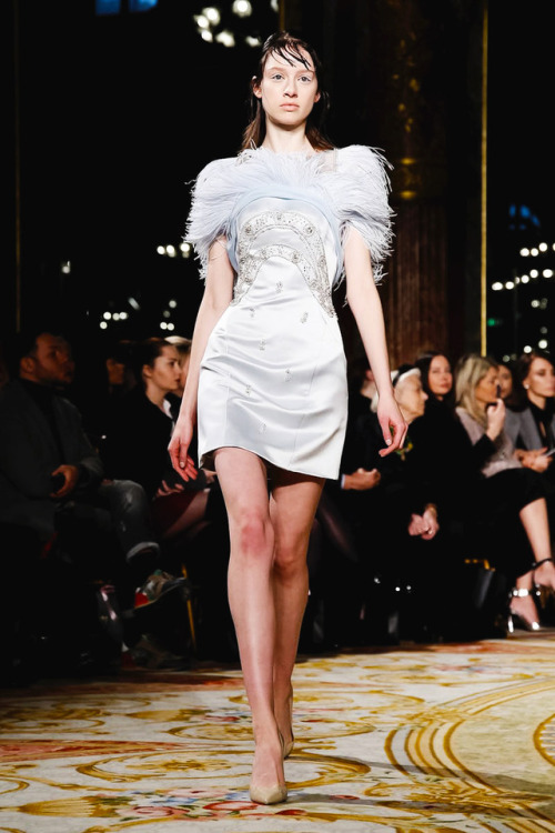couture-day:  Fall/Winter 2018-19 Valentin Yudashkin