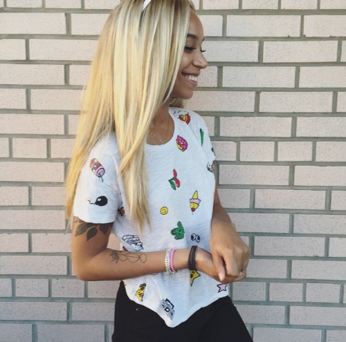 2jam4u:  me in my basic white bitch WIG (read: the blackest hair style ever aka invisible crochet braids w kanekalon lmfao) tryna look like a basic white hoe because why not!!!!!!