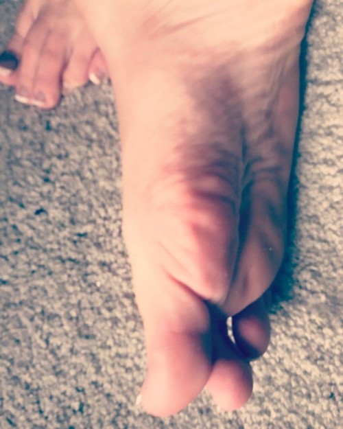 Getting a little artsy, not sure how well it worked, but you do get soles and toes together in one p