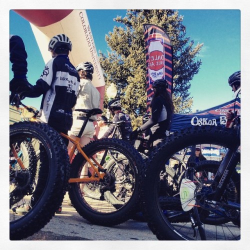 targetsalad:Crested Butte fat bike race. With short short cop rider. Good day on the Fatbike, trails