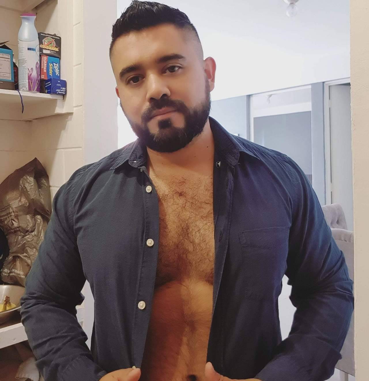 bear-hairy:  bear-hairy:  Déjanos tu comentario 🐻. Rebloguea y comparte el contenido